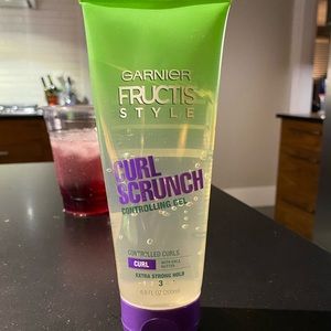 Curl Scrunrch controlling gel